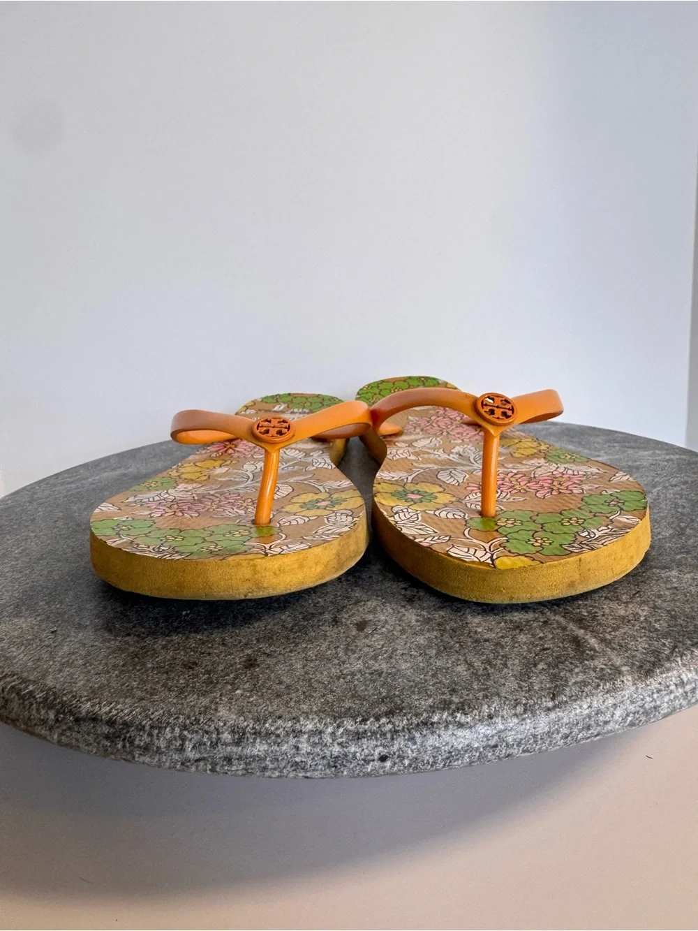 Tory Burch Yellow Floral Garden Flip Flops Logo 8